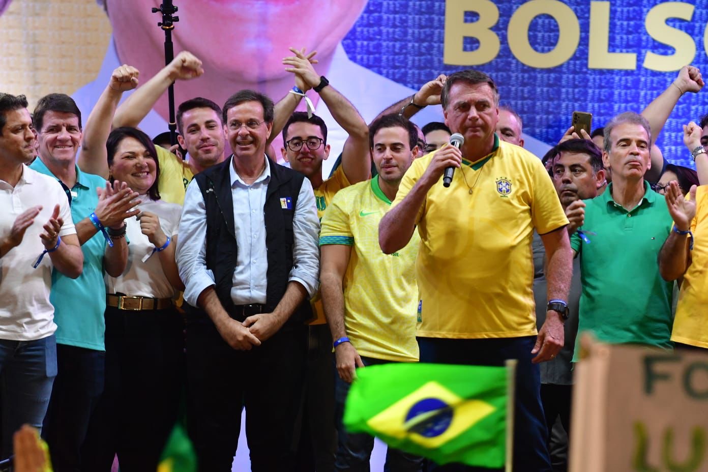 Num encontro com Gilson e apoiadores no Recife, Bolsonaro encerra agenda em PE