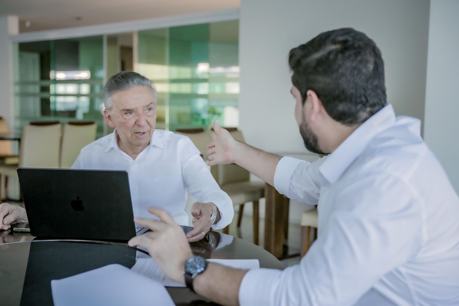 Queiroz e Tonynho não usarão fogos com estampido durante campanha