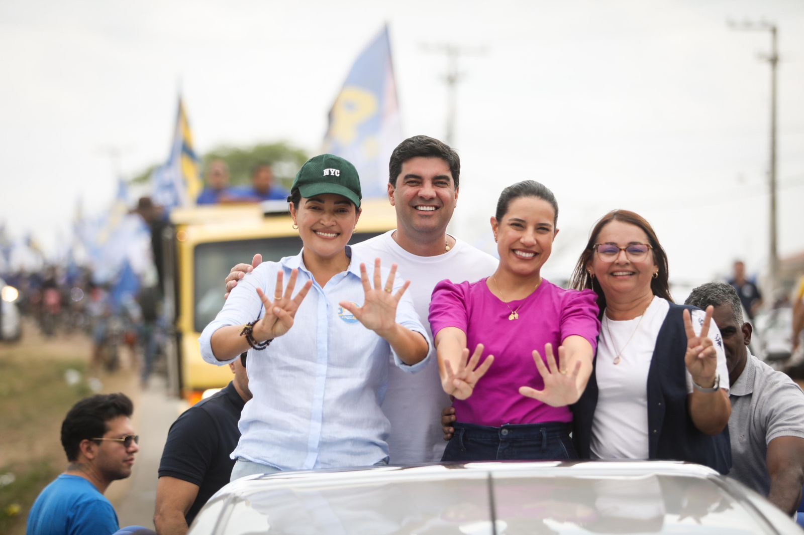 Em Sertânia, Pollyanna Abreu realiza grande carreata com a presença de Raquel