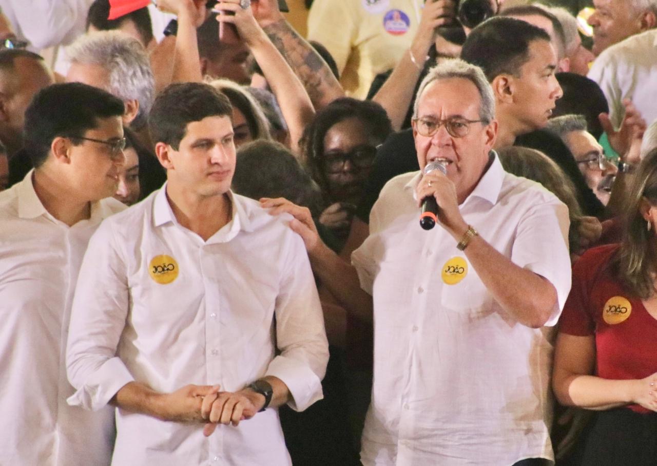 Em discurso na convenção de João Campos, Álvaro Porto diz que “tem lado”