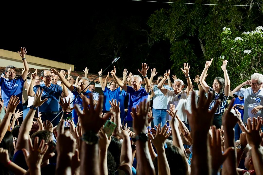 Em Vitória, Paulo Roberto e Edmo Neves iniciam caminhada pela reeleição