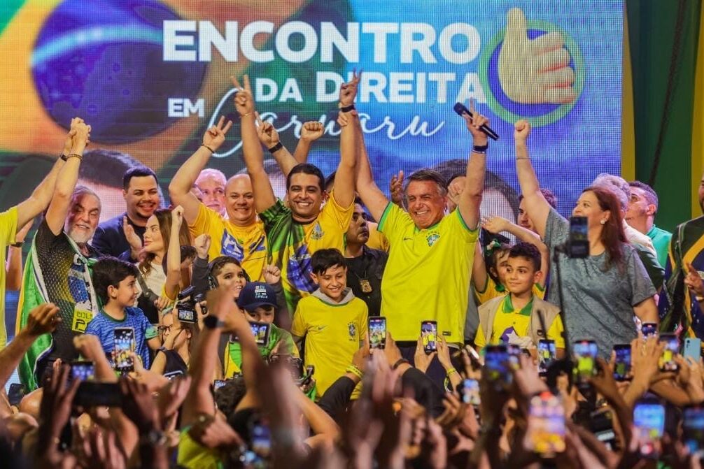 Grande mobilização marcou a passagem de Bolsonaro por Caruaru