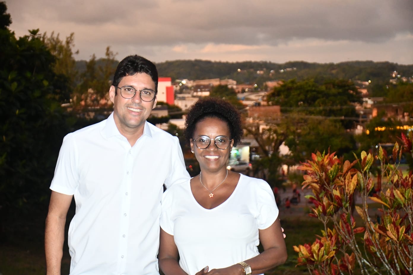 Em Camaragibe, Diego Cabral inicia campanha com caminhada em Tabatinga