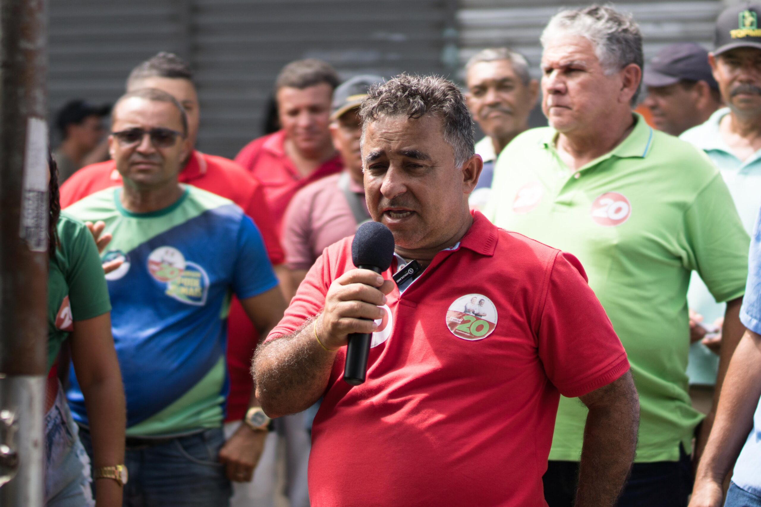 Manoel da Retífica inicia campanha em Sirinhaém com adesivaço