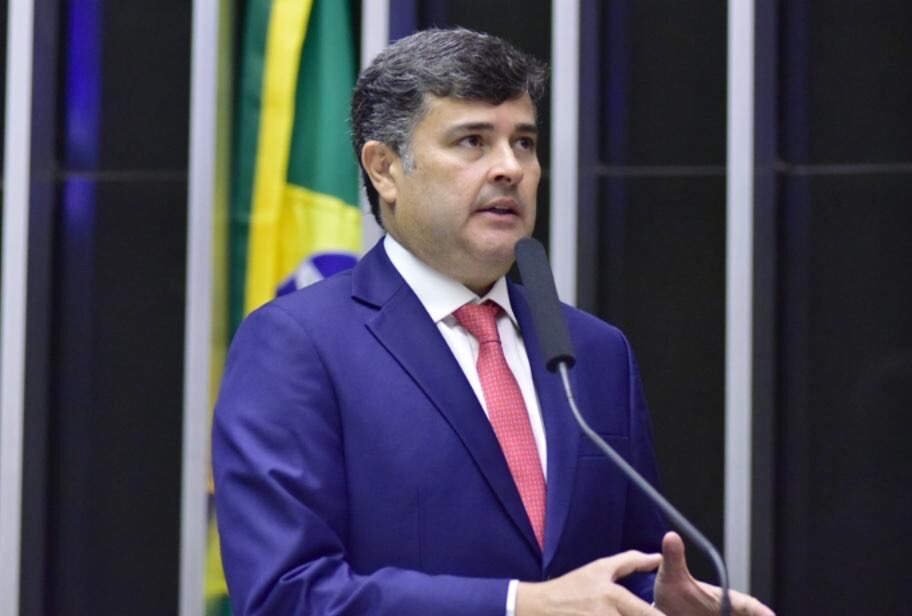 Deputado pede à governadora implantação de bancos e postos de coleta de leite materno no interior 