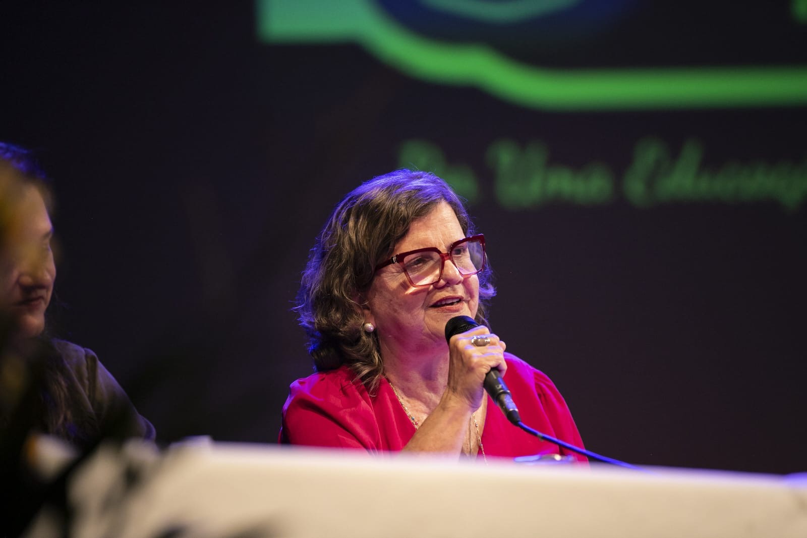 Teresa atua por solução estruturante para famílias de Itaparica