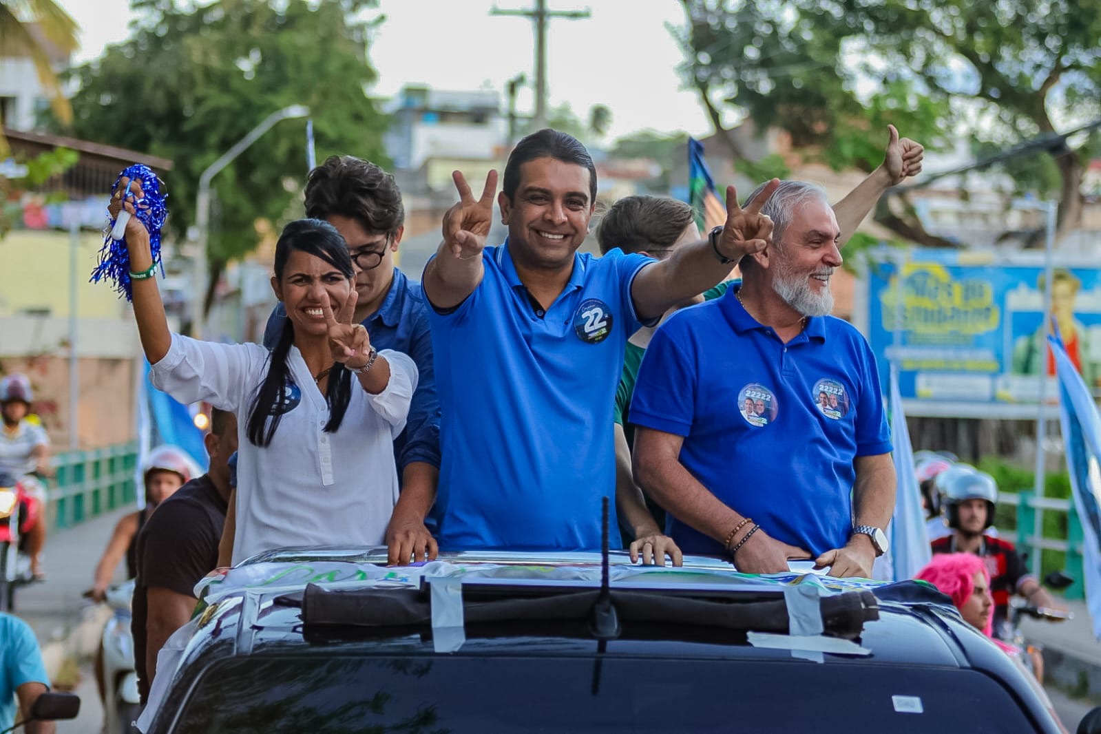 Em carreata, Fernando Rodolfo ganhou as ruas de Caruaru neste sábado (31)
