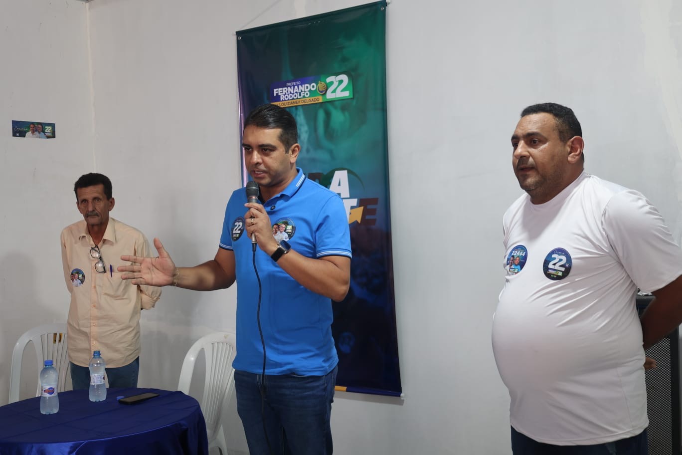 Fernando Rodolfo ouve demandas de moradores do José Carlos de Oliveira