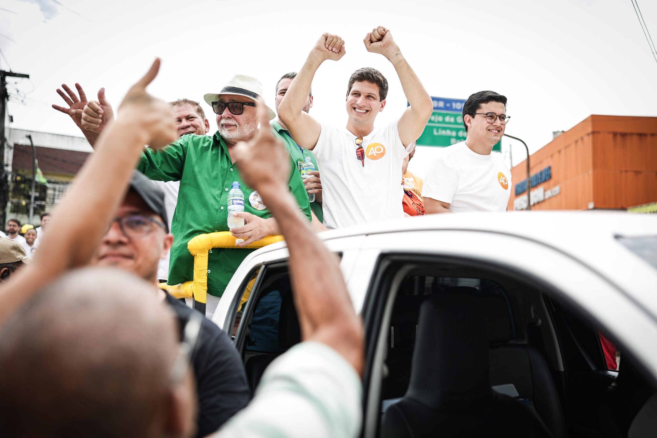 João Campos lidera carreata de mais de 25 quilômetros na Zona Norte