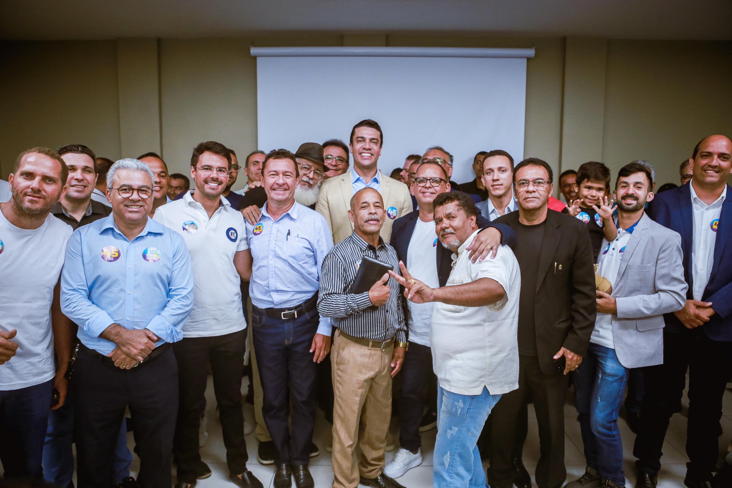 Rodrigo recebe o apoio de lideranças evangélicas em Caruaru 