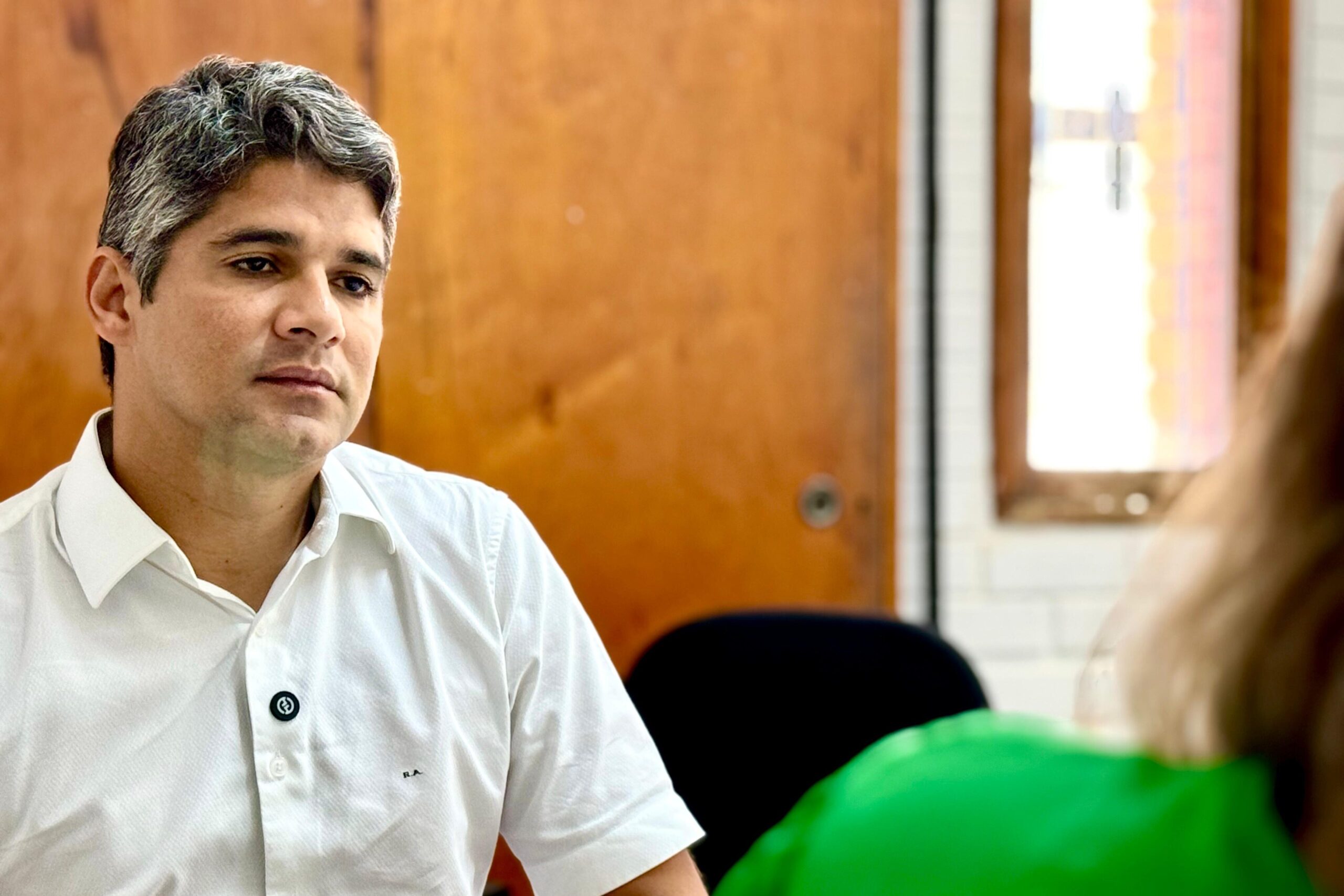 Em visita à GRE de Petrolina, Renato discute infraestrutura das escolas estaduais 