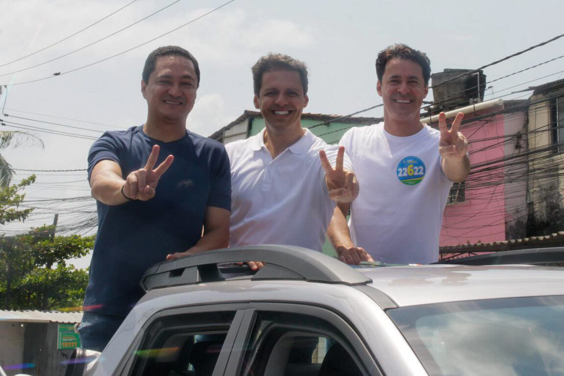 Fred Ferreira percorre várias ruas do Recife em carreata