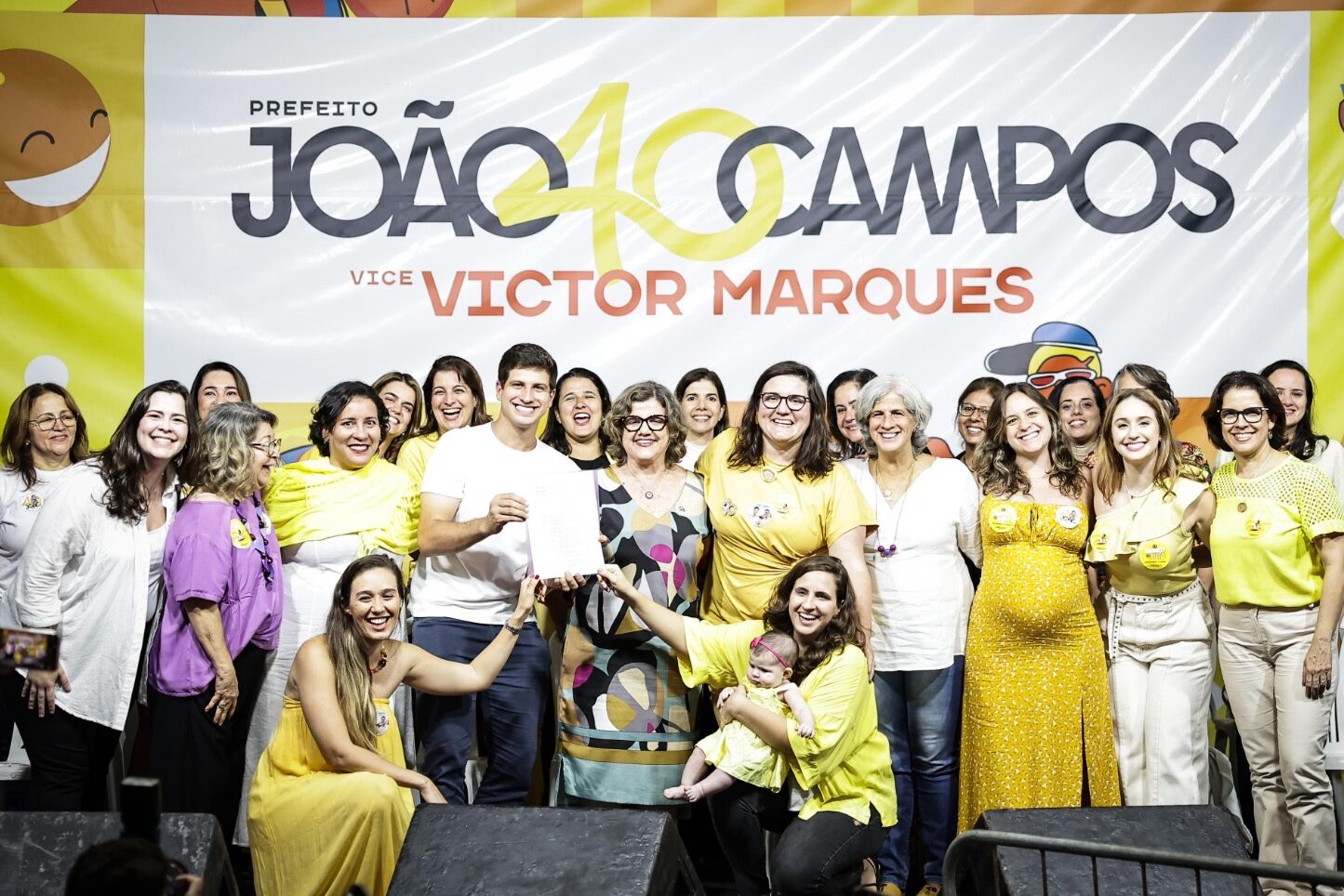 João Campos reforça compromisso com políticas para as mulheres