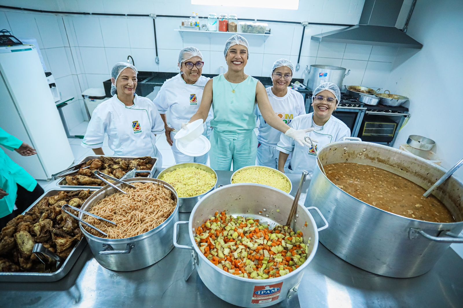 Governo do Estado inaugura primeira cozinha comunitária em Caruaru