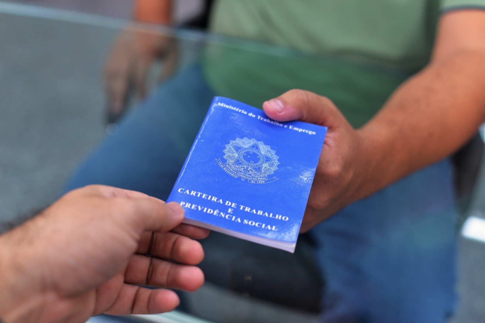 Pernambuco lidera geração de empregos no Nordeste 