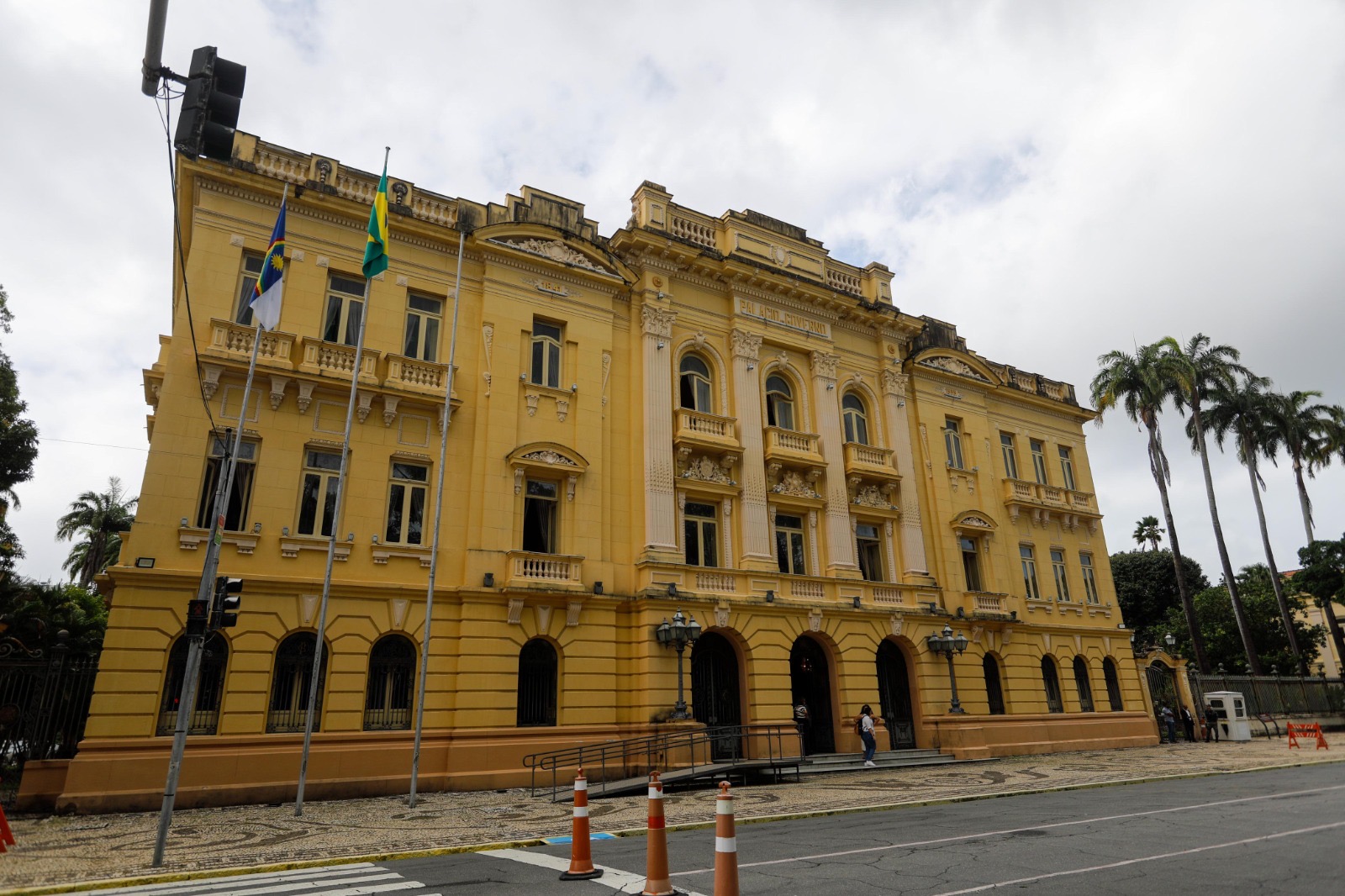 Governo do Estado envia à Alepe propostas de reajustes para servidores