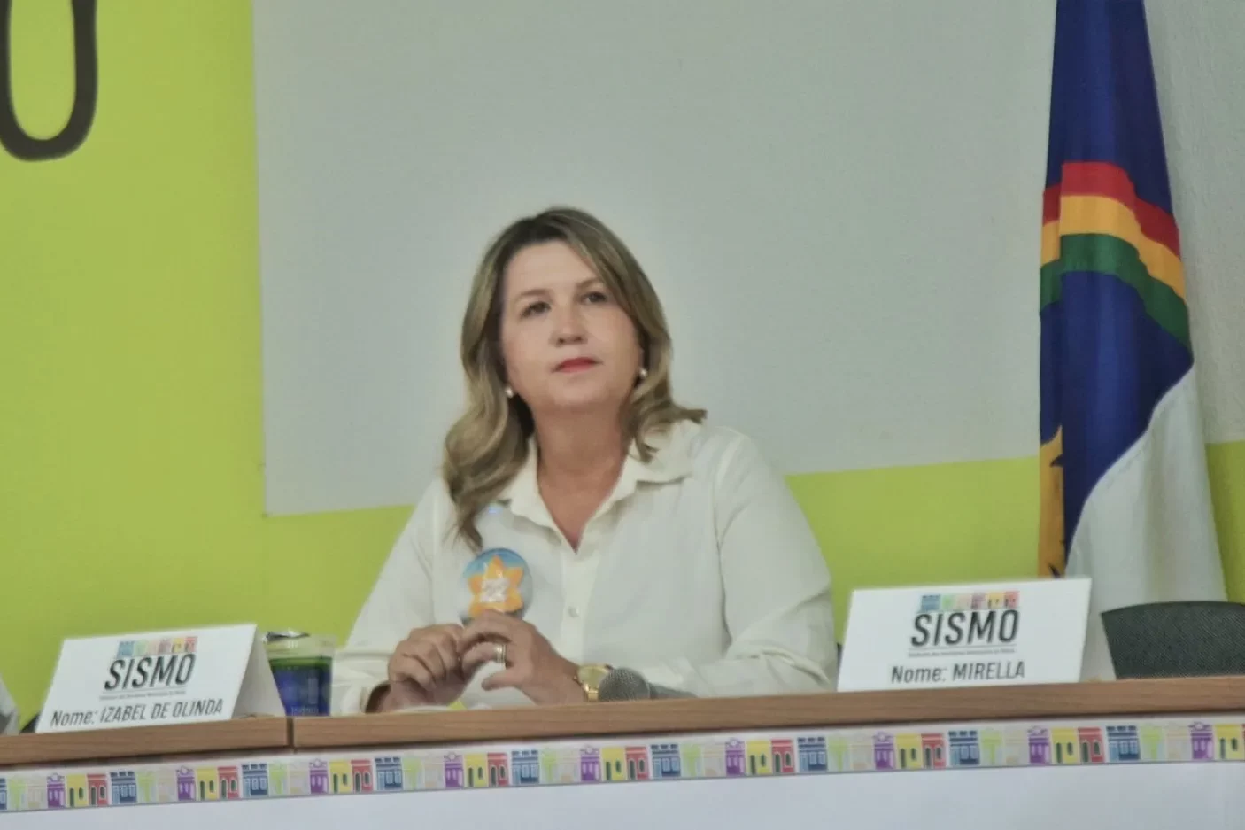 Izabel classifica Mirella como inimiga n°1 do funcionalismo público de Olinda