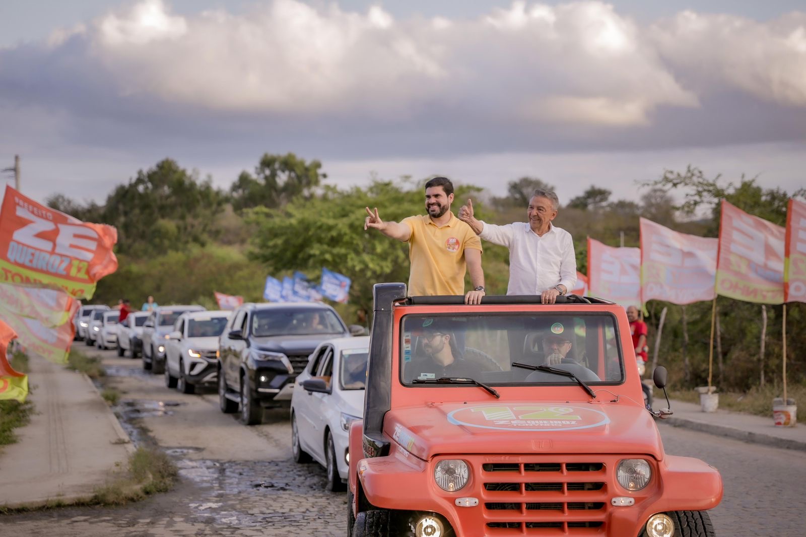 Queiroz visita zona rural de Caruaru e apresenta propostas aos moradores