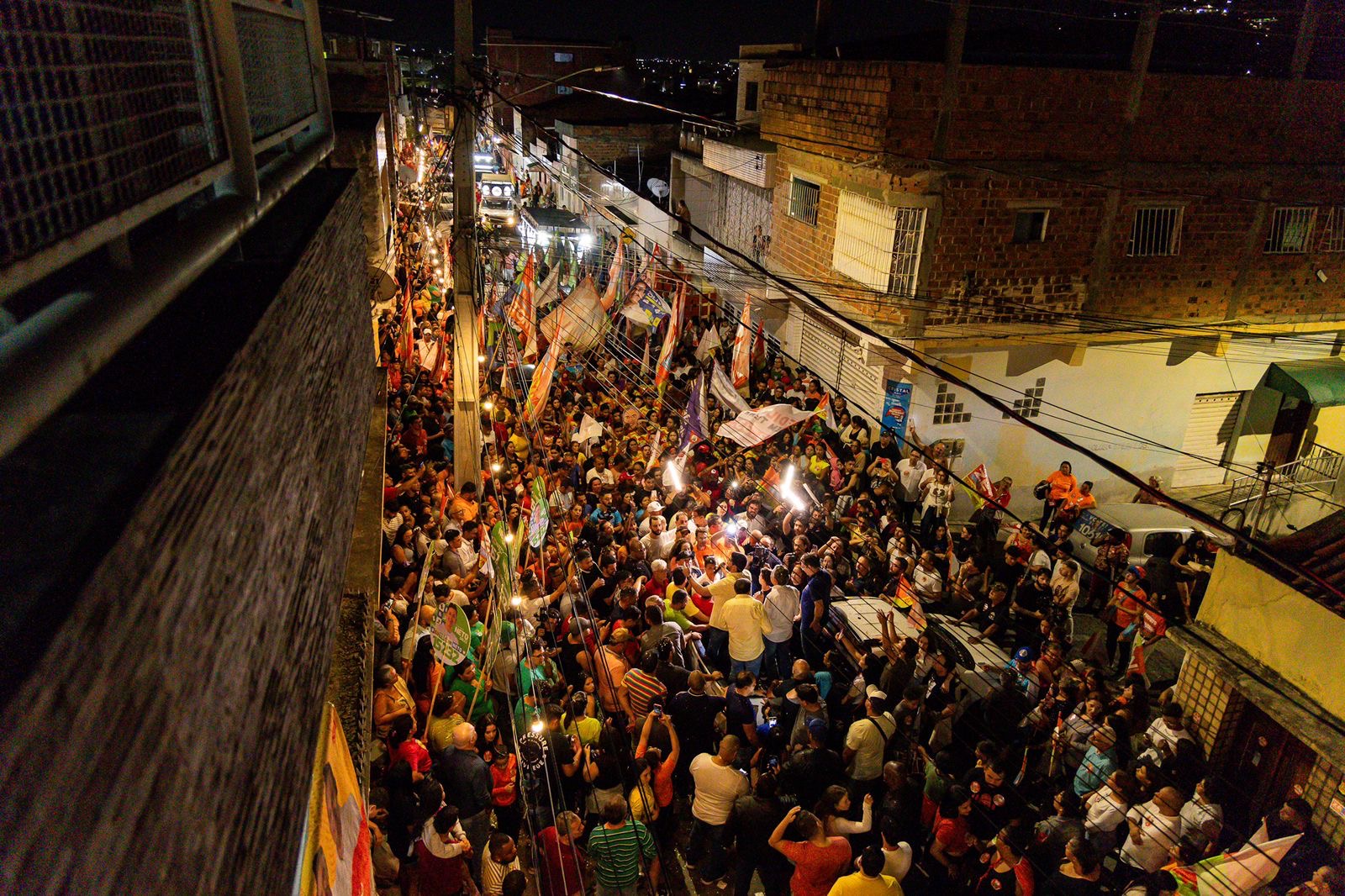 Multidão acompanha Zé Queiroz e Tonynho no Santa Rosa