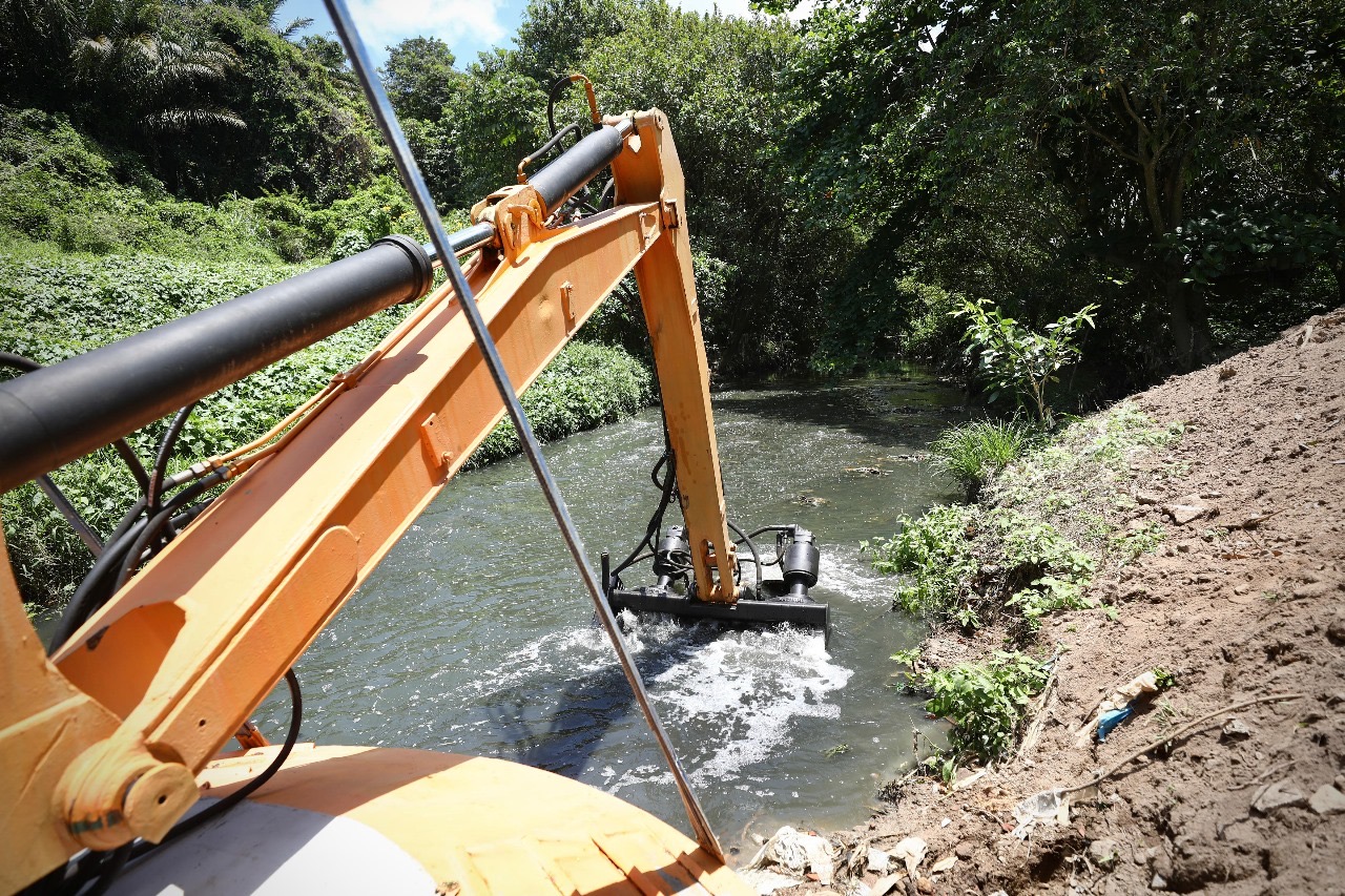 Prefeitura do Recife inicia obras de alargamento do Rio Tejipió
