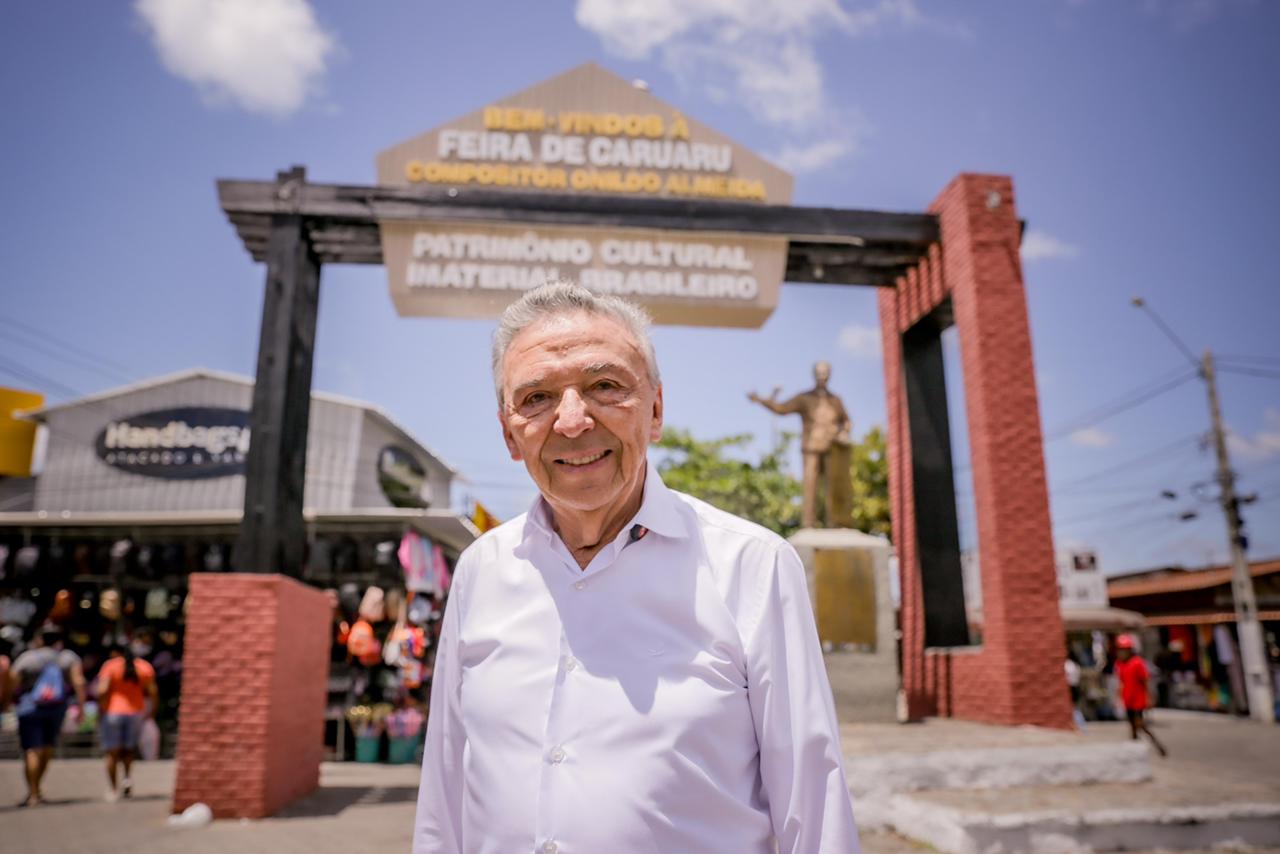 Zé apresenta propostas para reestruturar feira e o centro de Caruaru