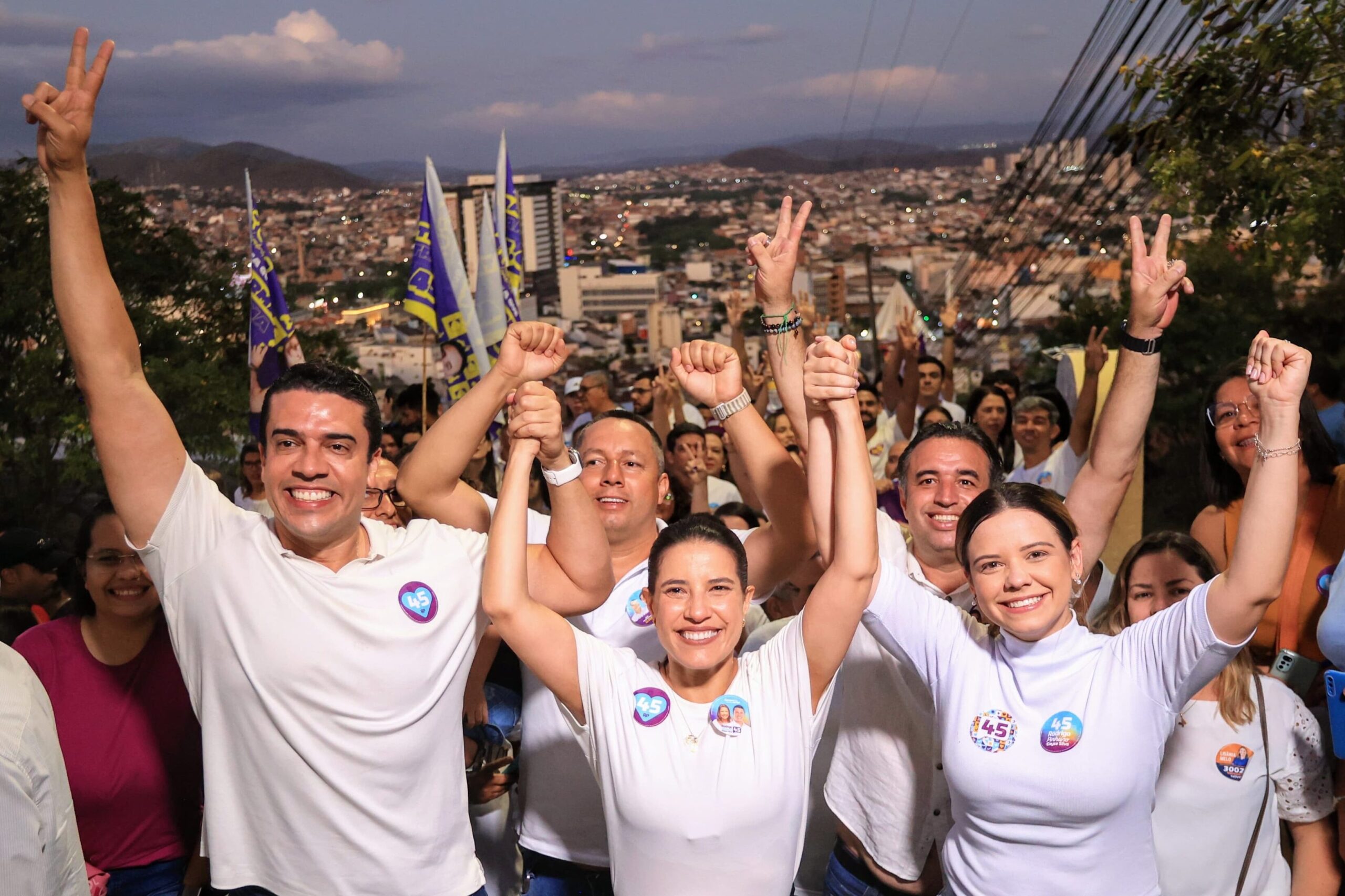 ‘Abraça Caruaru’ marca mais um ato de Rodrigo ao lado de Raquel 