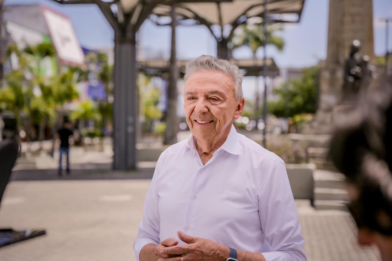 Queiroz garante que vai construir três unidades do Compaz em Caruaru