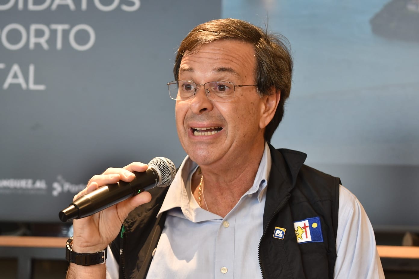 Justiça suspende propaganda irregular de Gilson Machado sobre creches