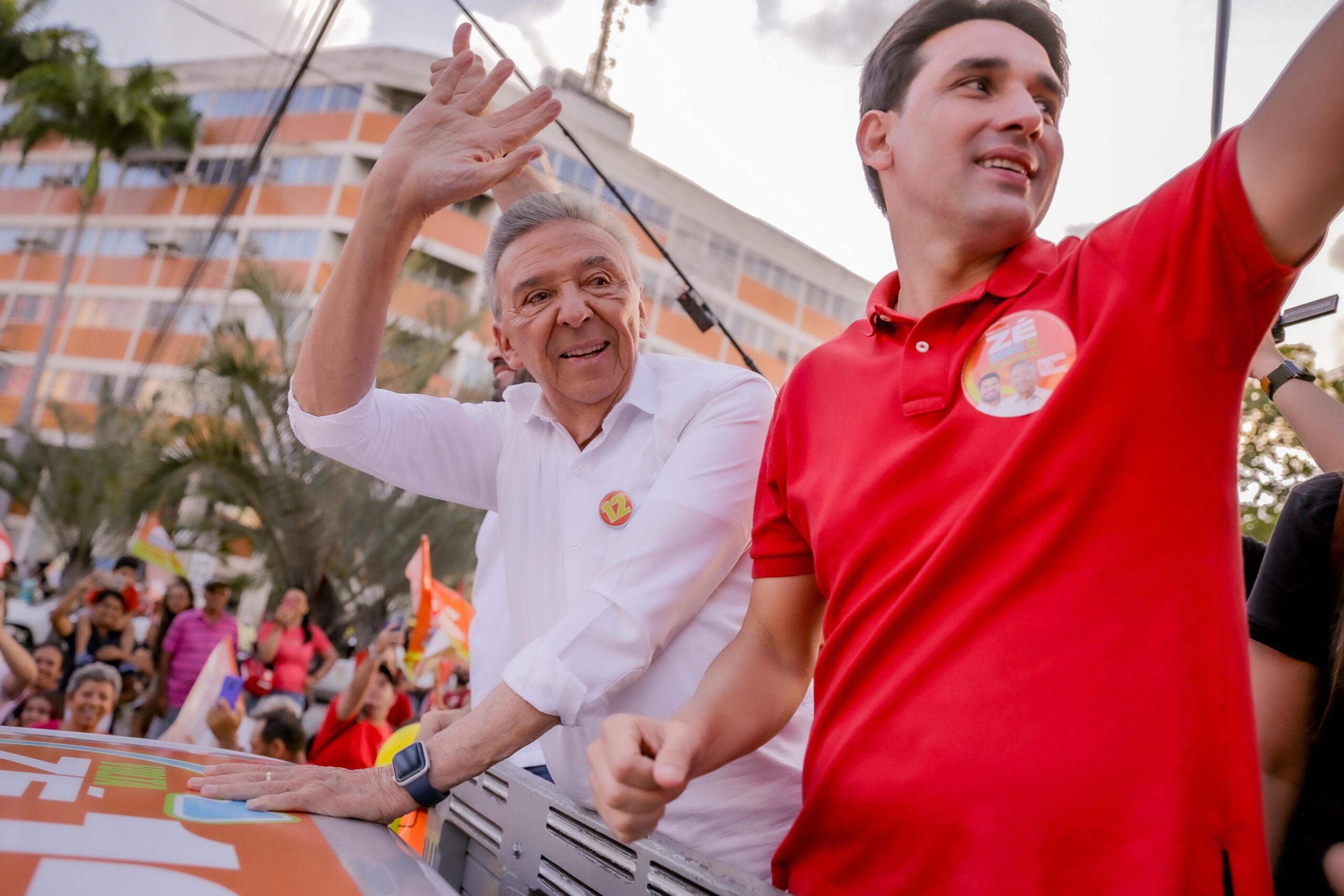 Silvio Costa Filho participa de carreta ao lado de Queiroz em Caruaru
