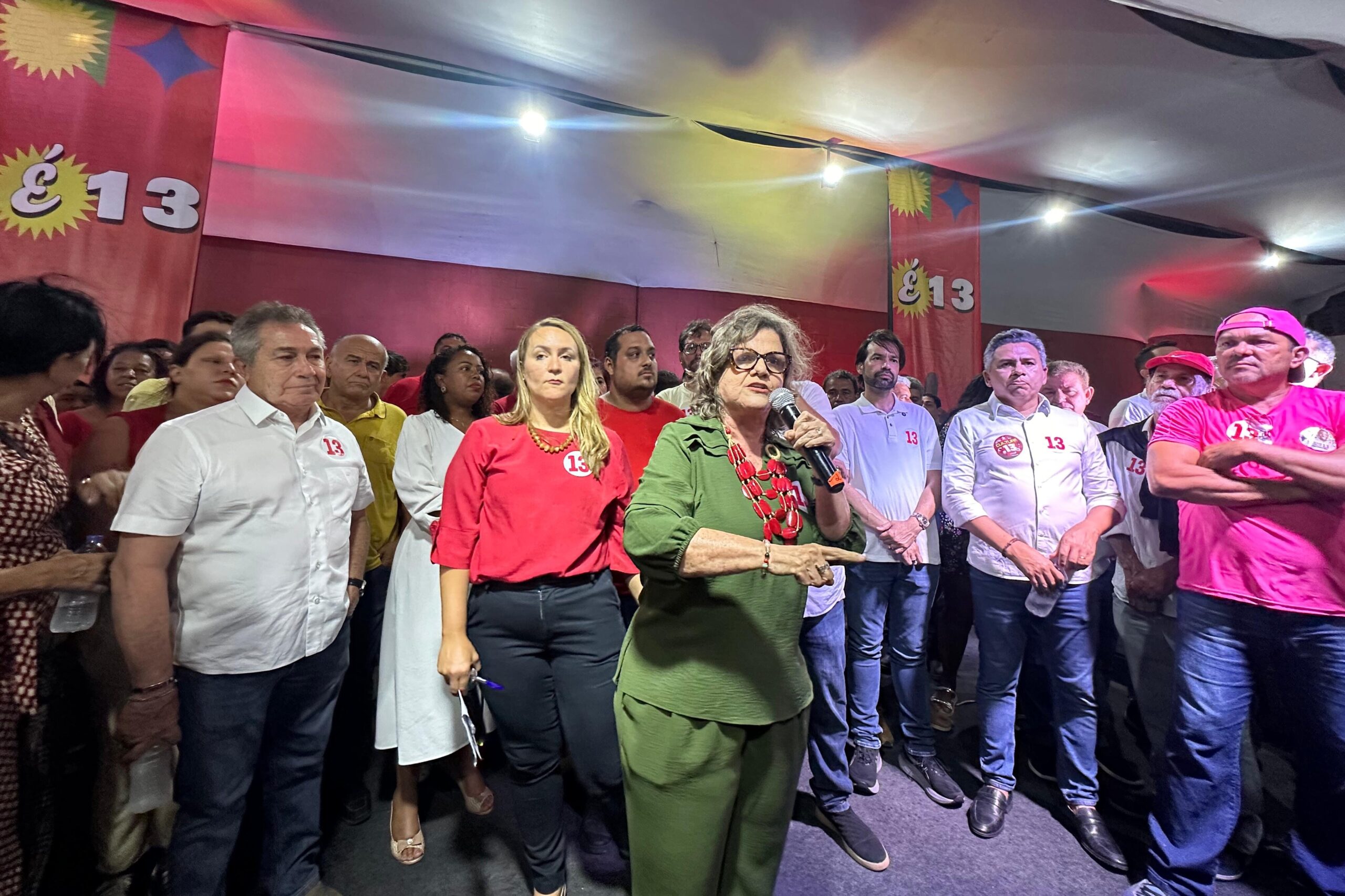Teresa acusa Mirella de esconder Lupércio na campanha