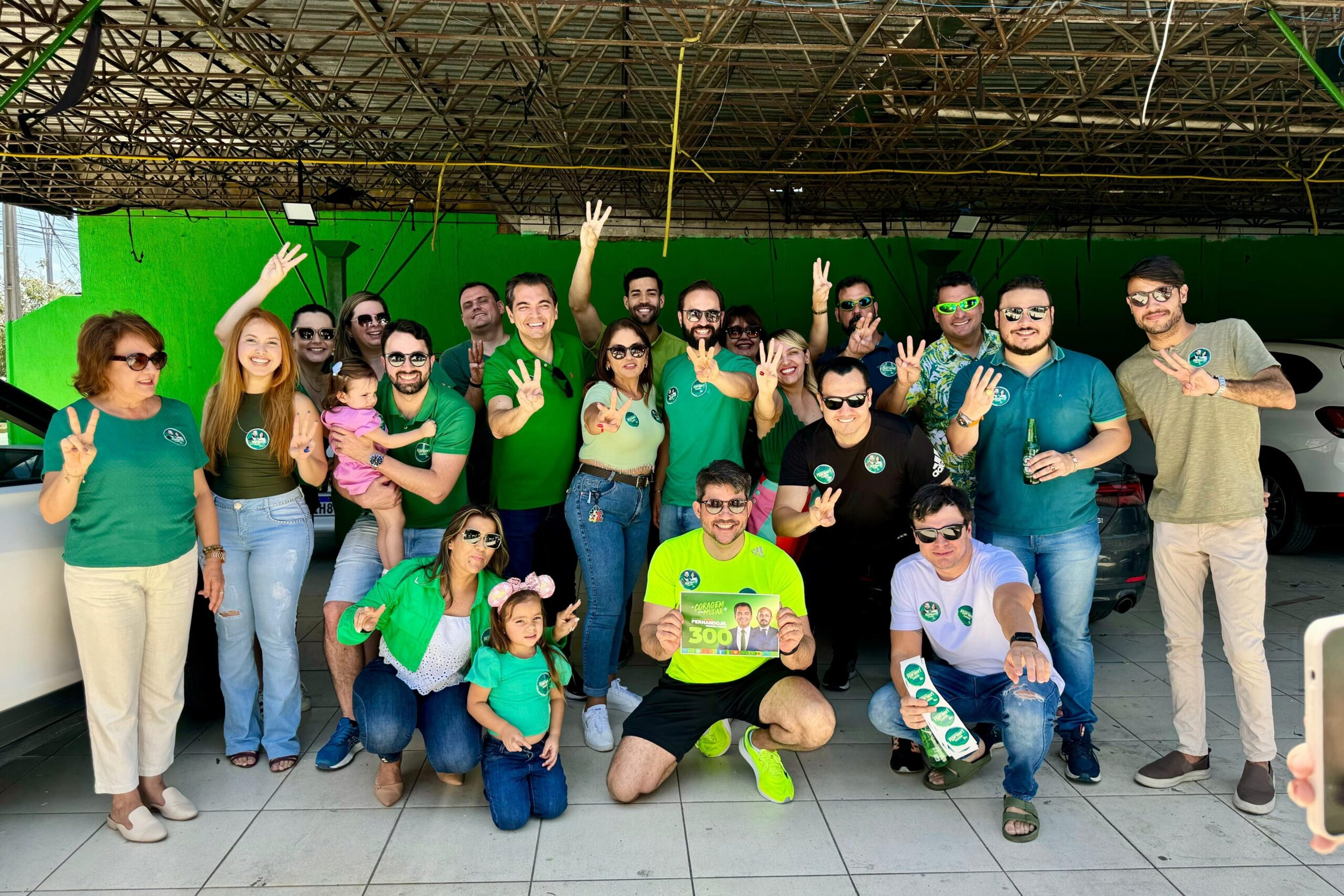 Adesivaço mobiliza apoiadores da campanha de Fernando à OAB-PE