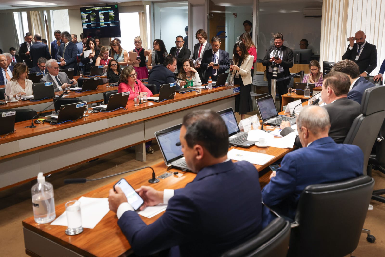 Teresa questiona Galípolo sobre políticas sustentáveis e enfrentamento à crise climática