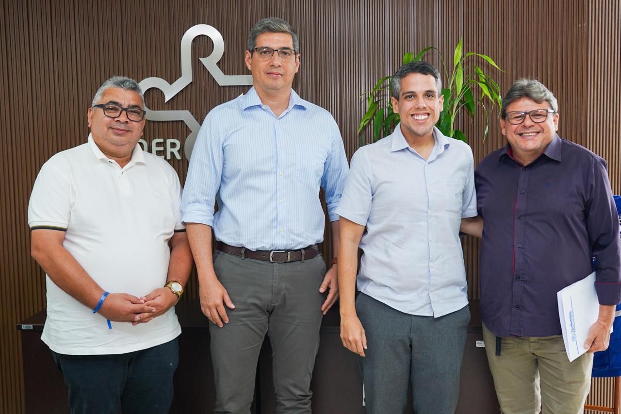 Jarbas Filho e prefeito de Machados pedem intervenções na PE-084