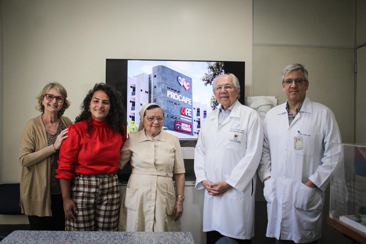 Rosa Amorim visita órgãos beneficiados com emendas do seu mandato 