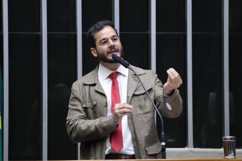 Túlio quer estender auxílio extraordinário a pescadores do Nordeste