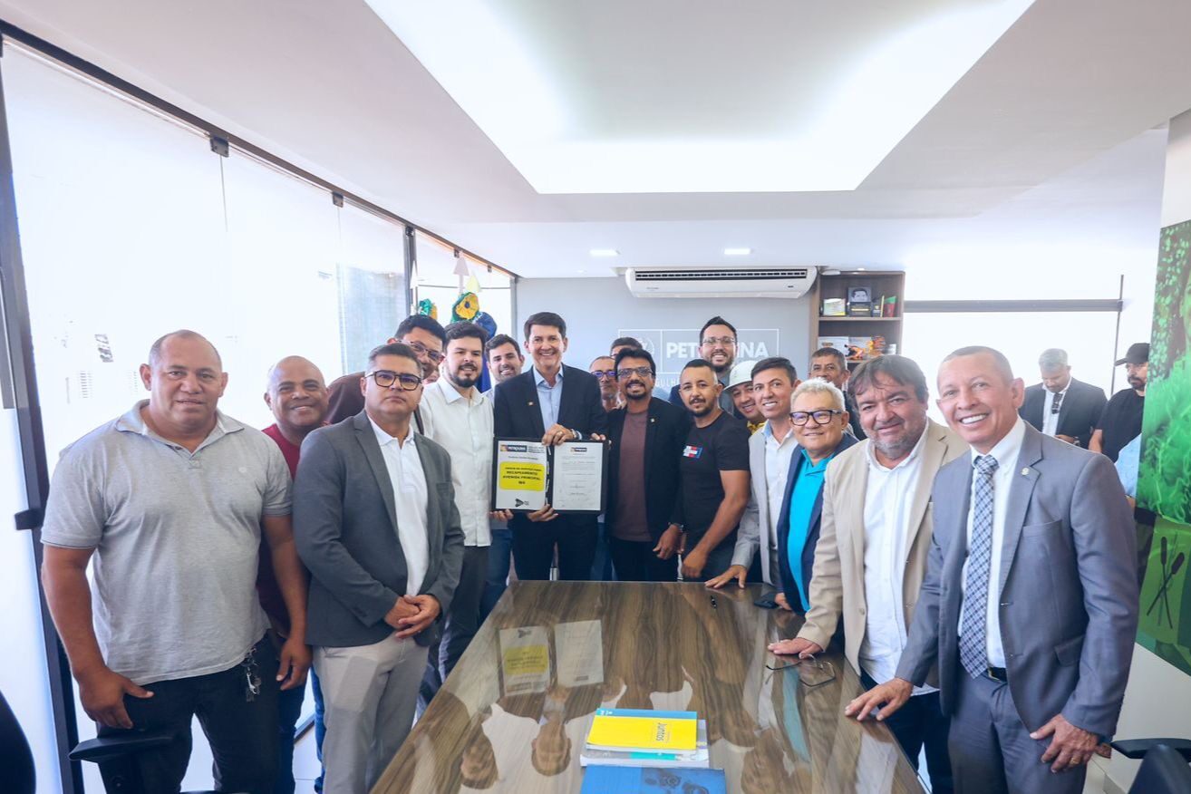 Simão autoriza recapeamento da entrada do Projeto N4 em Petrolina