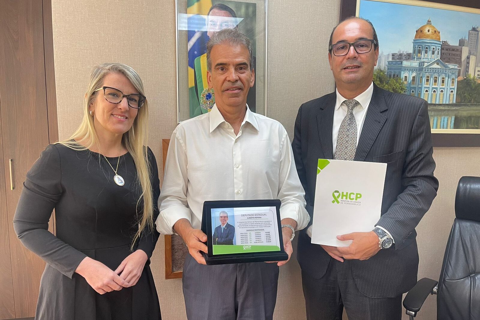 Feitosa convoca deputados a ajudar o Hospital do Câncer