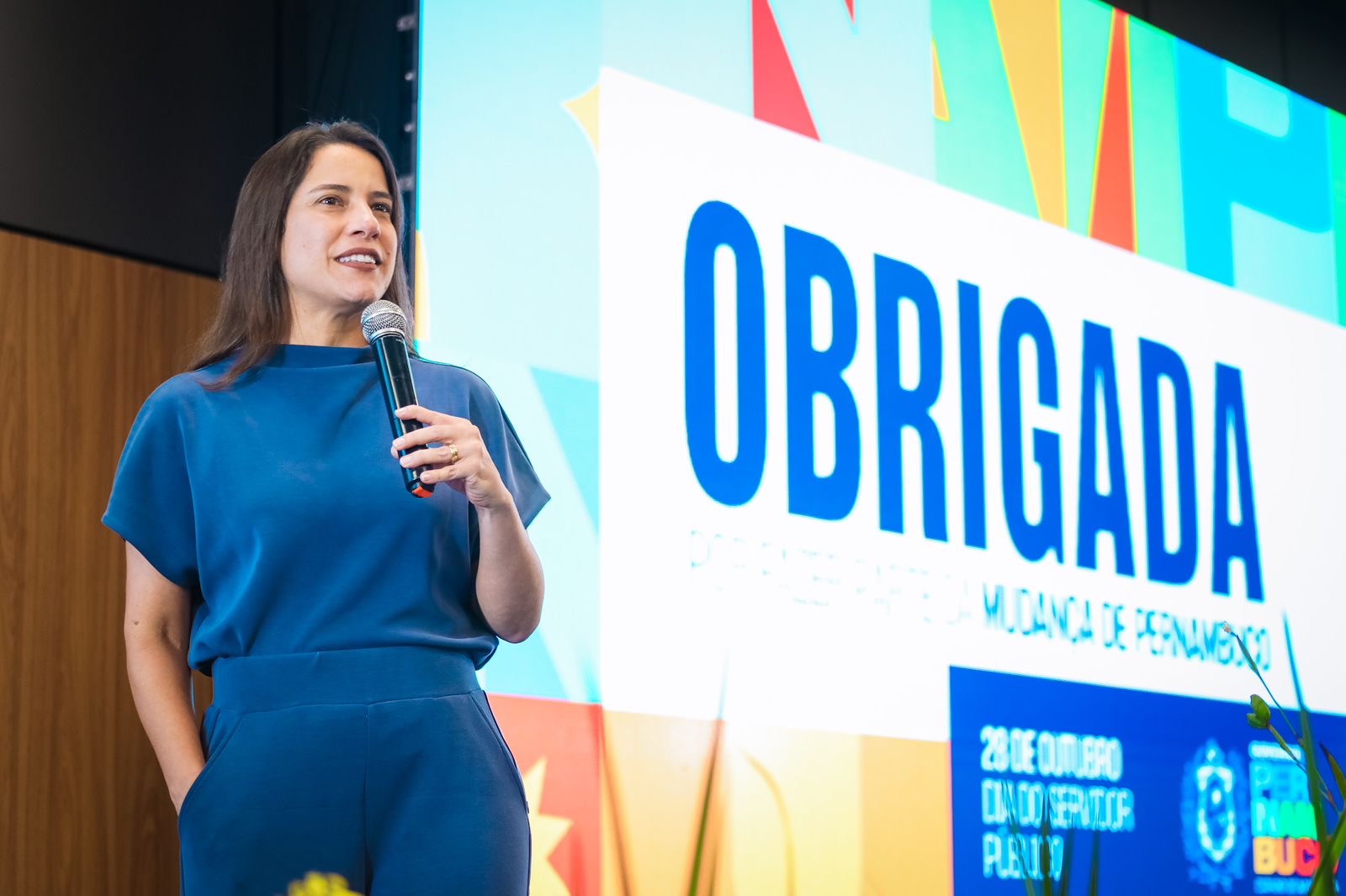 Governo de Pernambuco antecipa salários dos servidores estaduais 