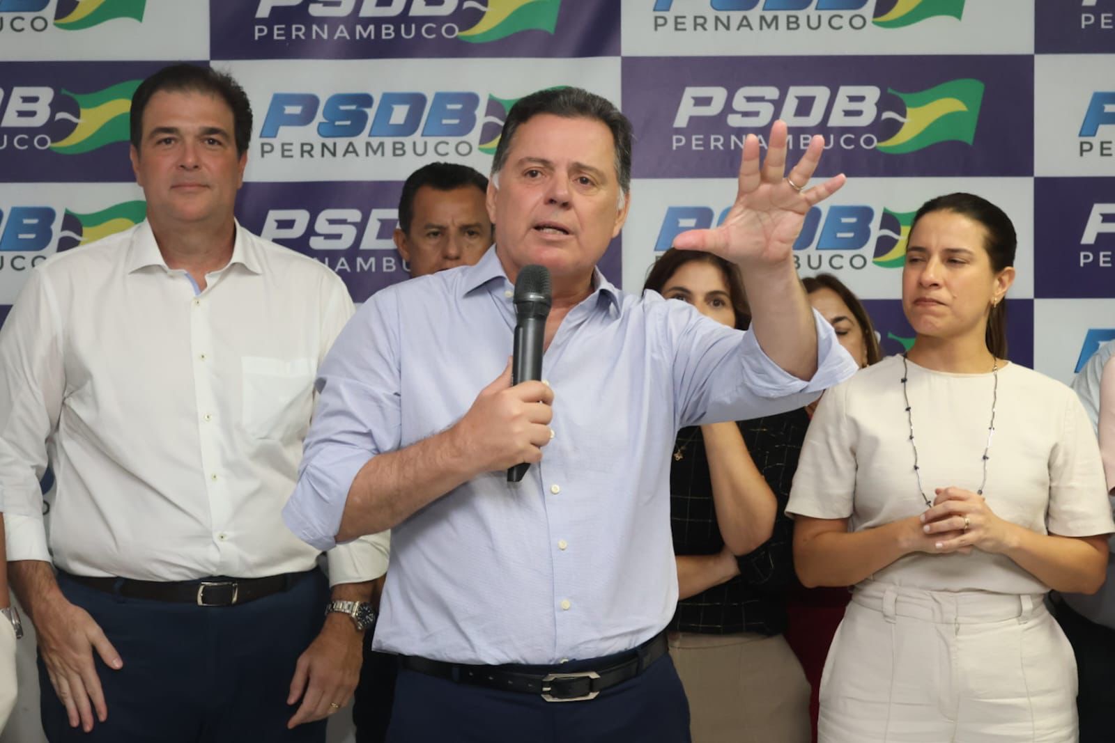 Coluna da quinta: ninho tucano 