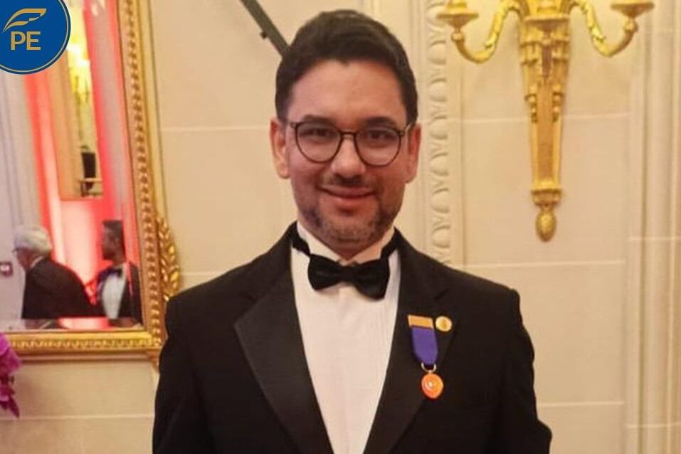 Em Paris, Alberes é reconhecido por atuação como secretário de Pernambuco