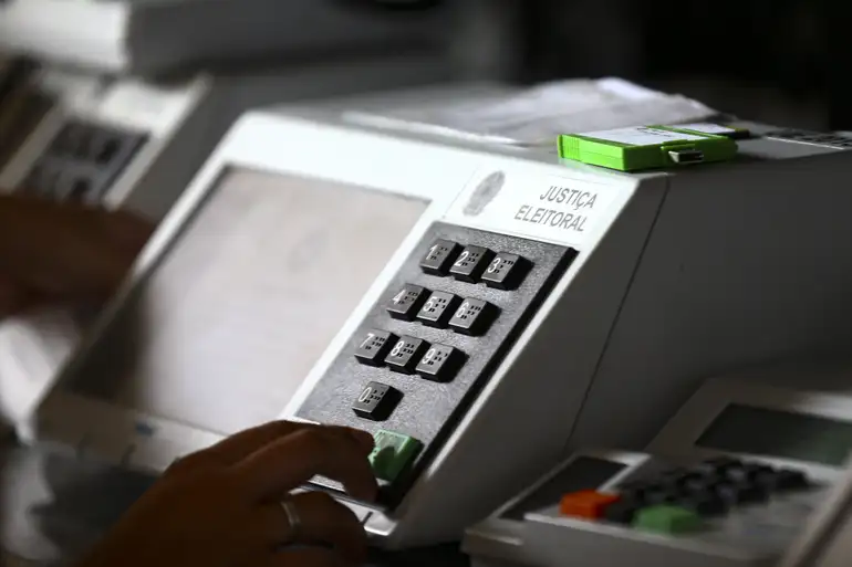 Urnas começam a ser distribuídas para o 2º turno em Olinda e Paulista 