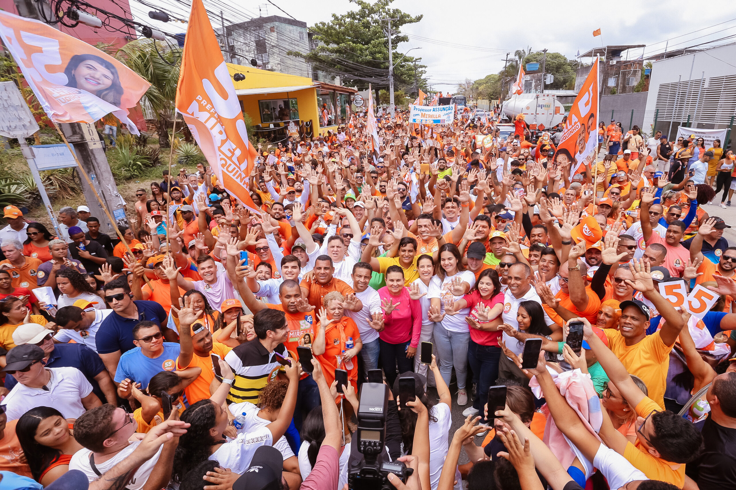 Mirella reúne aliados de todo o estado durante último ato em Olinda 