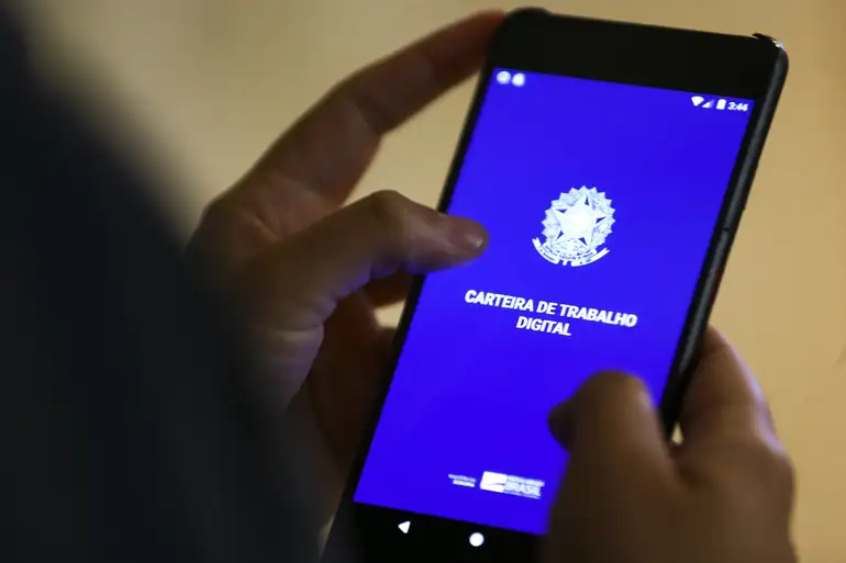 Brasil gera mais de 247 mil empregos formais em setembro