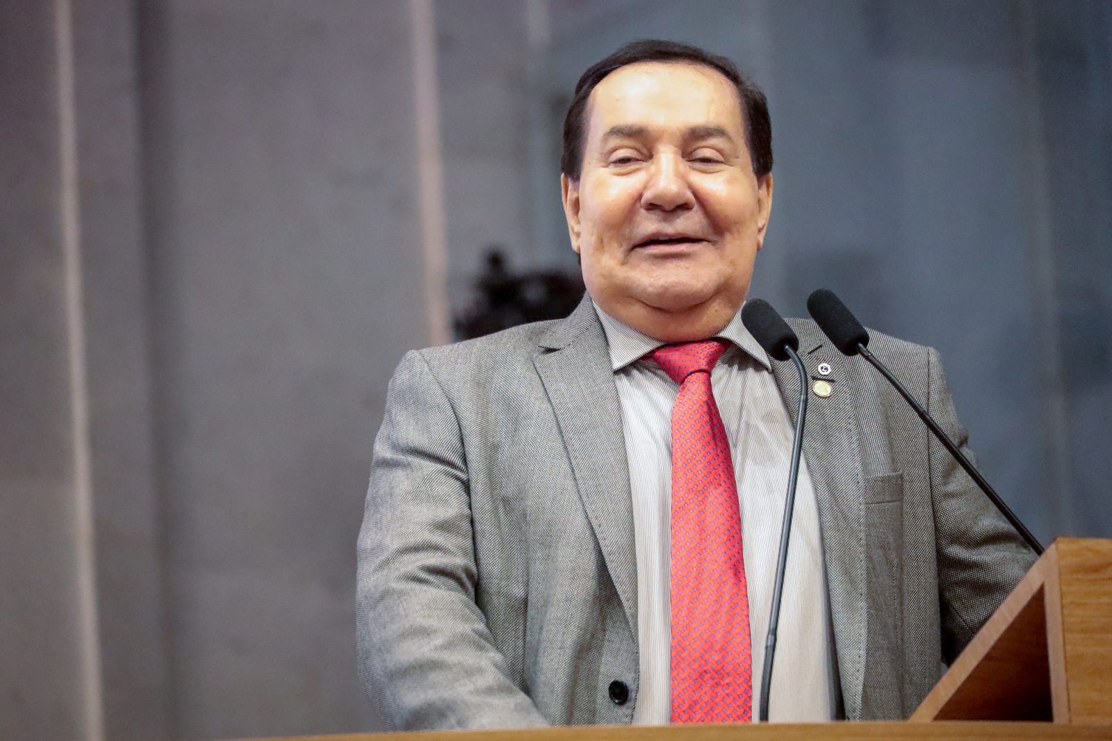 Izaías solicita implantação de duas escolas de ensino médio em Garanhuns