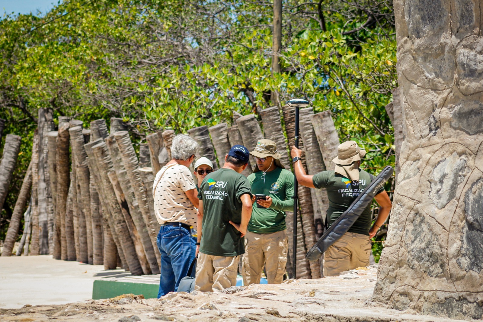 Deputada comemora decisão do TJPE pela derrubada dos muros de Maracaípe