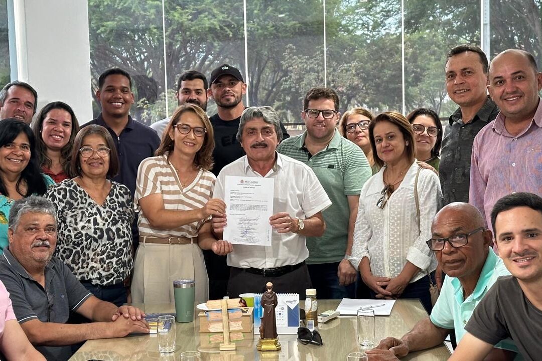 Débora e prefeito de Belo Jardim autorizam construção do ‘Lar de Nicolas’