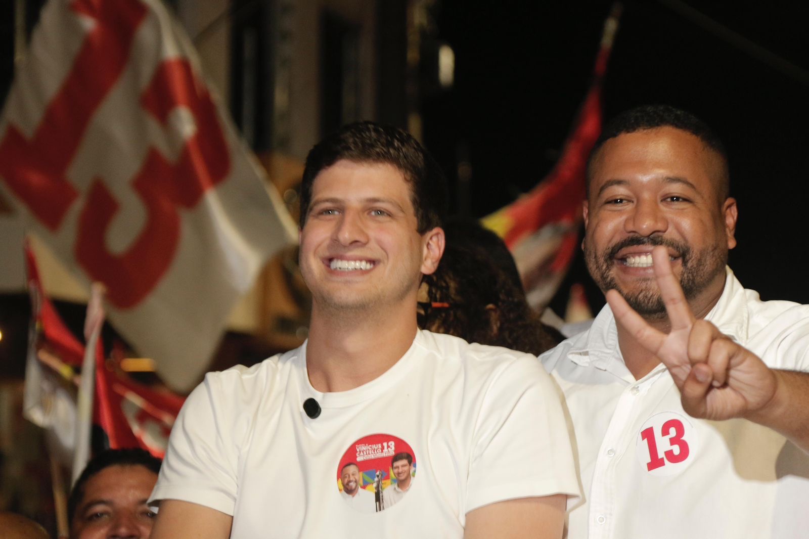 João Campos participa de caminhada com Vinicius Castello em Rio Doce