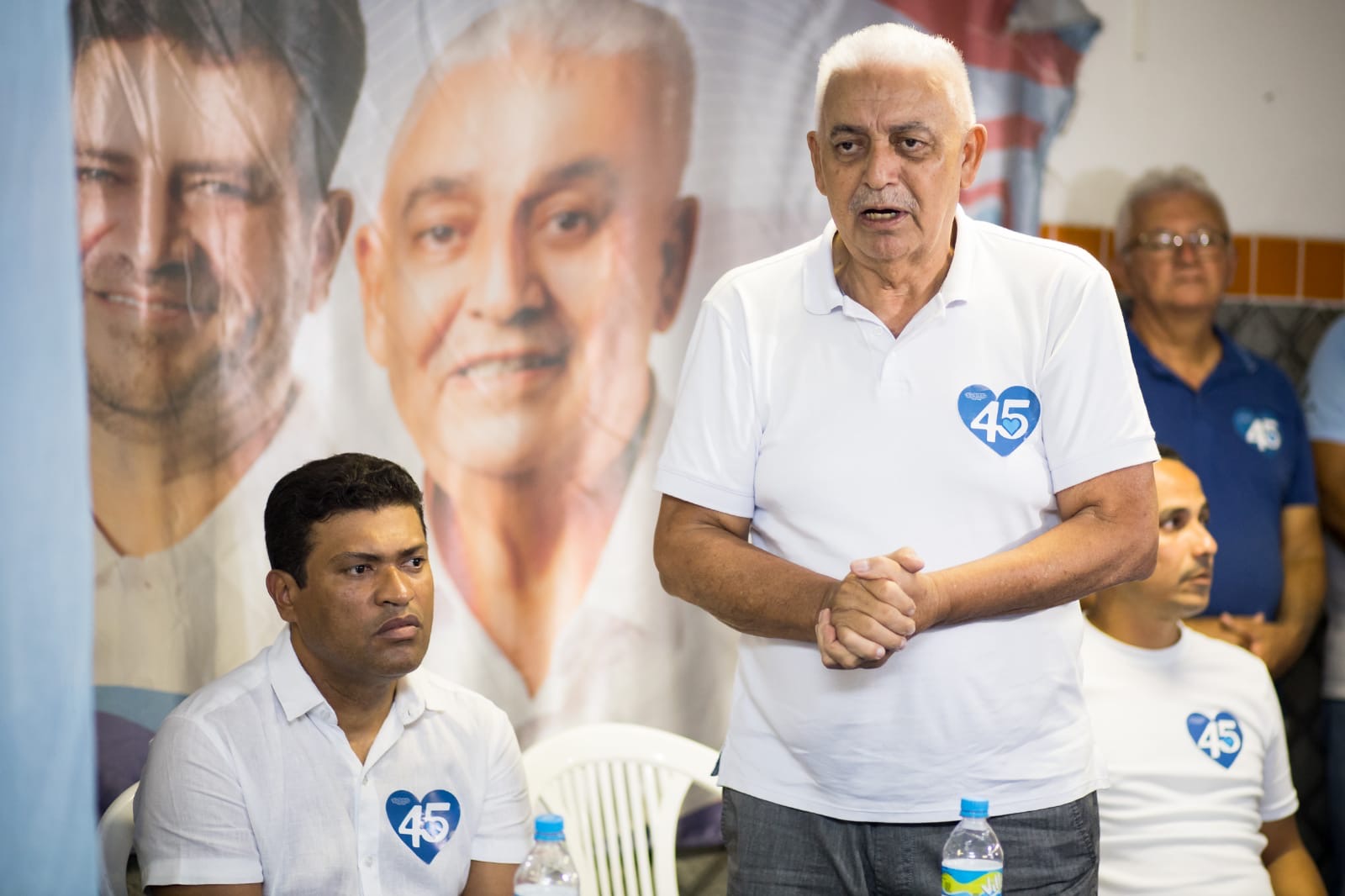 Ramos e Joel da Harpa participam de reunião com eleitores na Mirueira