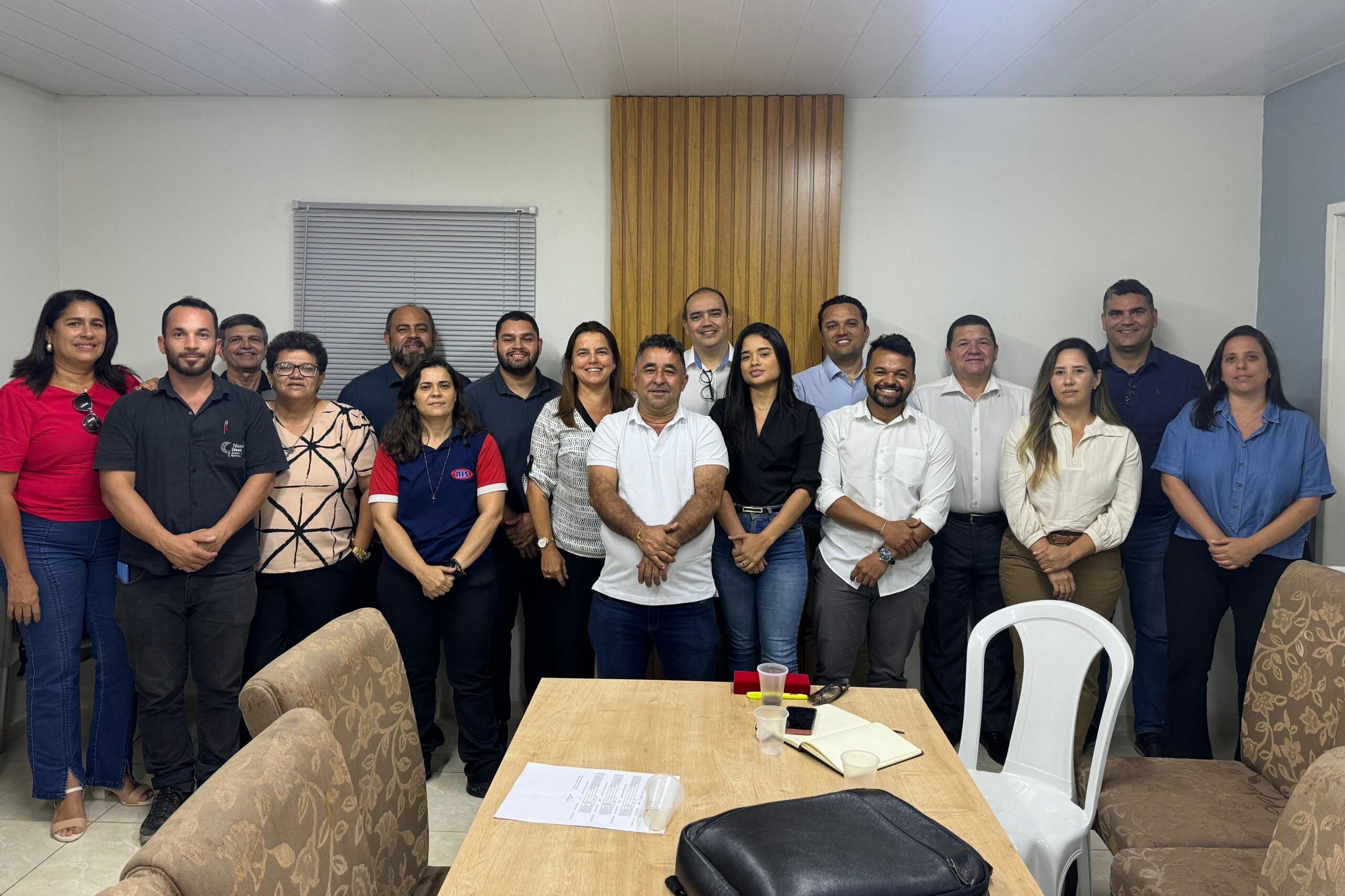 Em Sirinhaém, Manoel da Retífica reúne equipe de transição