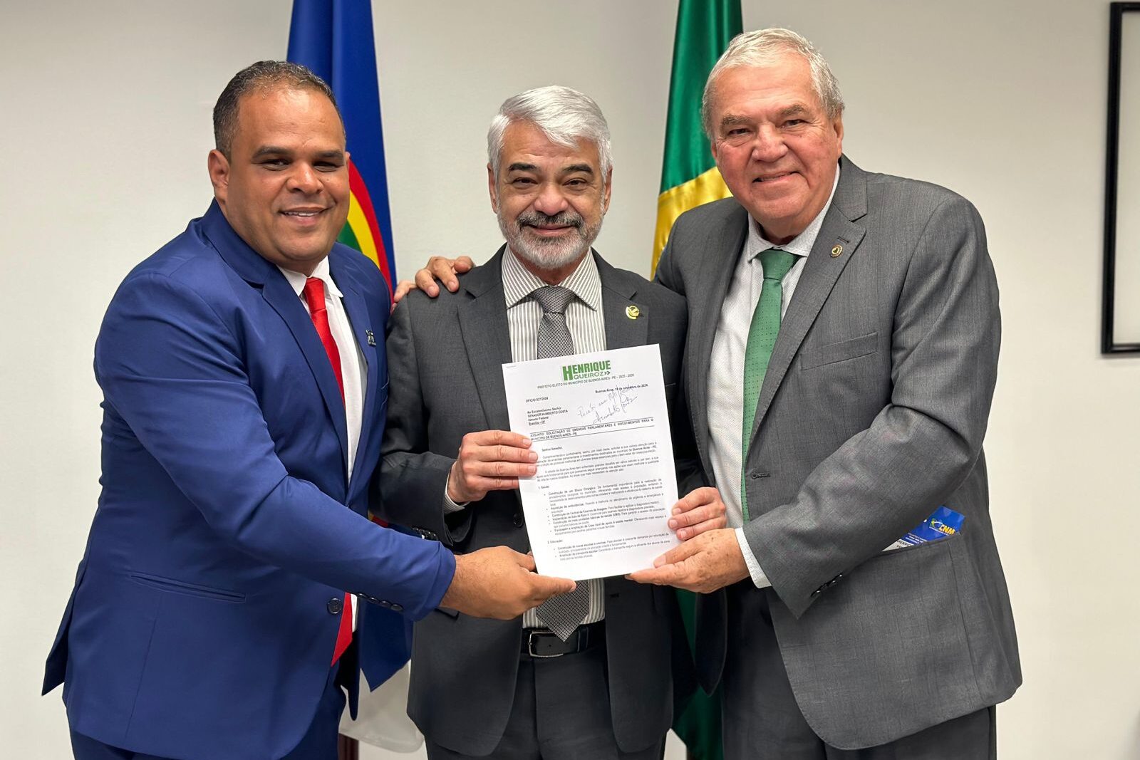 Henrique Queiroz debate projetos com o senador Humberto Costa